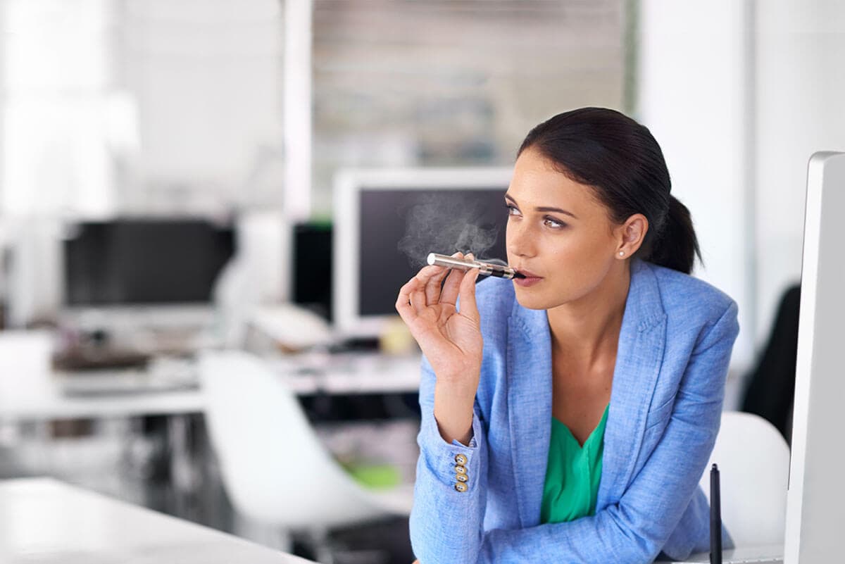 Przerwa na palenie papierosów w pracy – co mówi Kodeks Pracy?